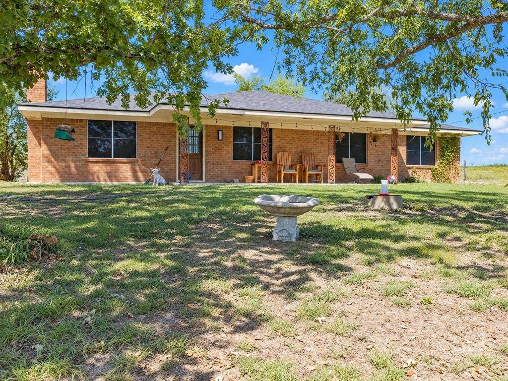 211 Whitehouse Road, Ennis, TX 75119 211 Whitehouse Road, Ennis, TX 75119