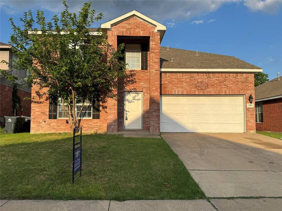 Property photo for 7305 Marsland Lane, Arlington, TX