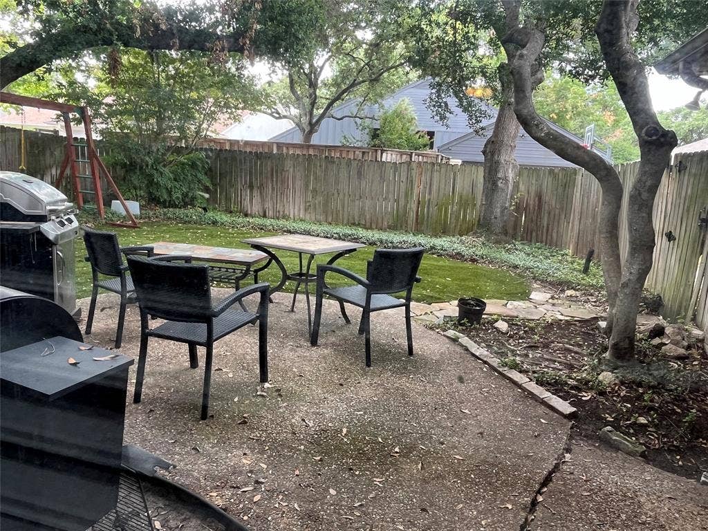 6918 LA MANGA Drive, Dallas, TX 75248