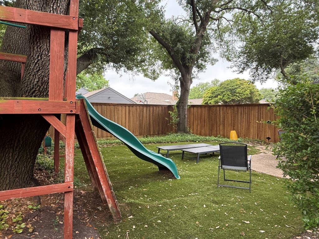 6918 LA MANGA Drive, Dallas, TX 75248