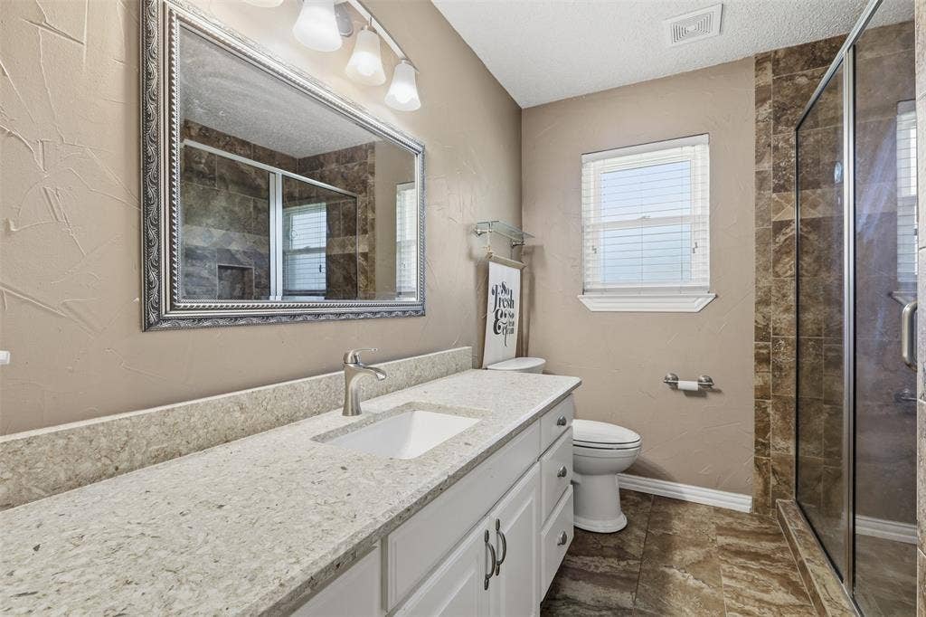 2609 Oaks Drive, Granbury, TX 76049