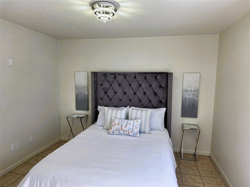 Secondary bedroom