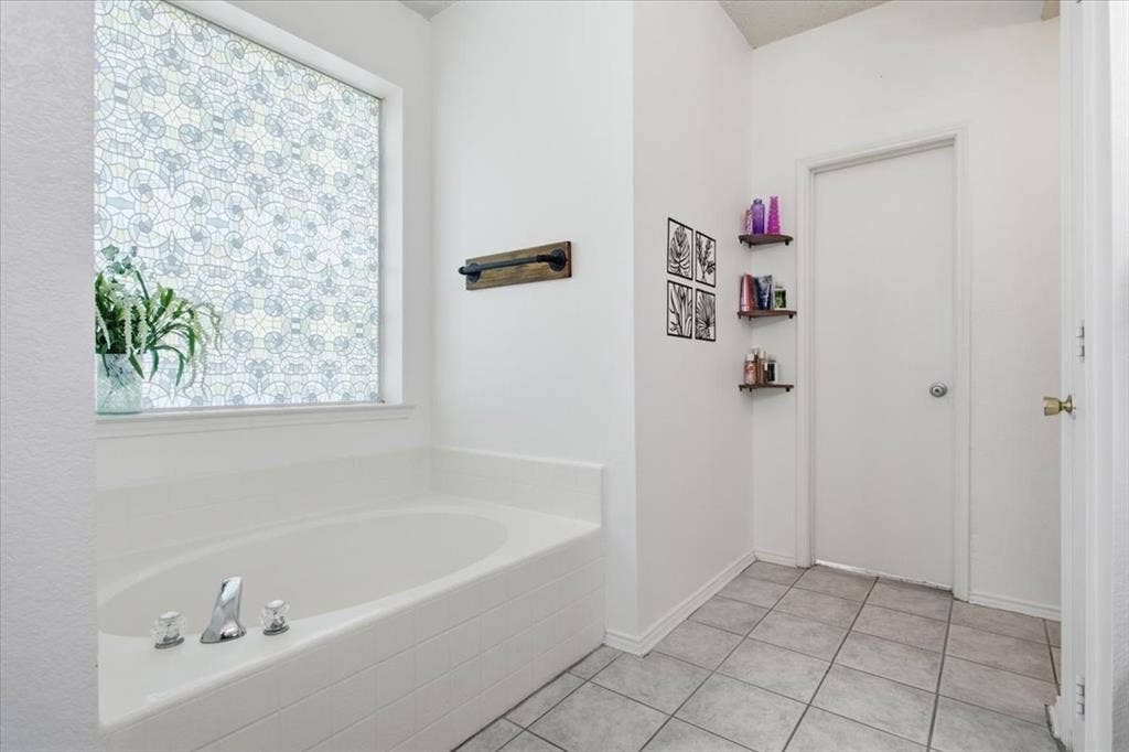 204 Newport Drive, Van Alstyne, TX 75495 204 Newport Drive, Van Alstyne, TX 75495