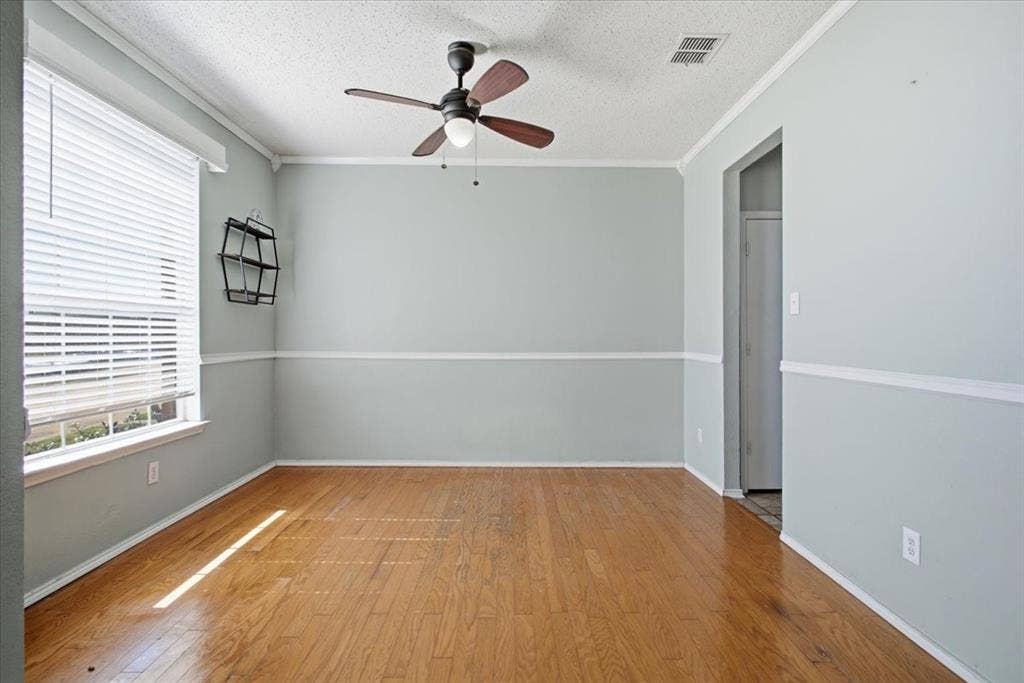 204 Newport Drive, Van Alstyne, TX 75495 204 Newport Drive, Van Alstyne, TX 75495
