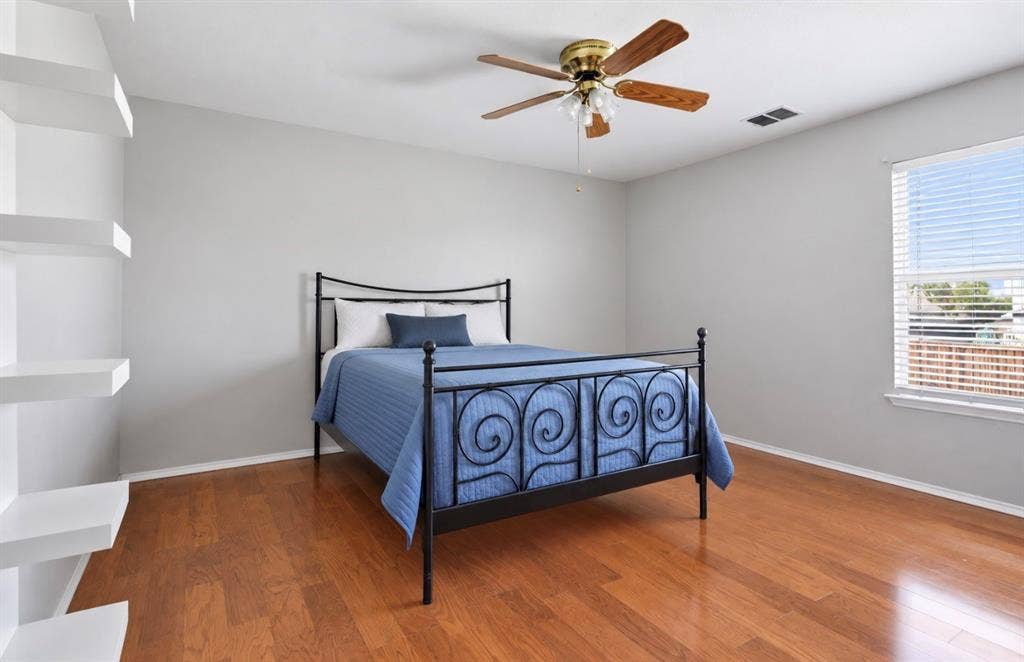 204 Newport Drive, Van Alstyne, TX 75495 204 Newport Drive, Van Alstyne, TX 75495