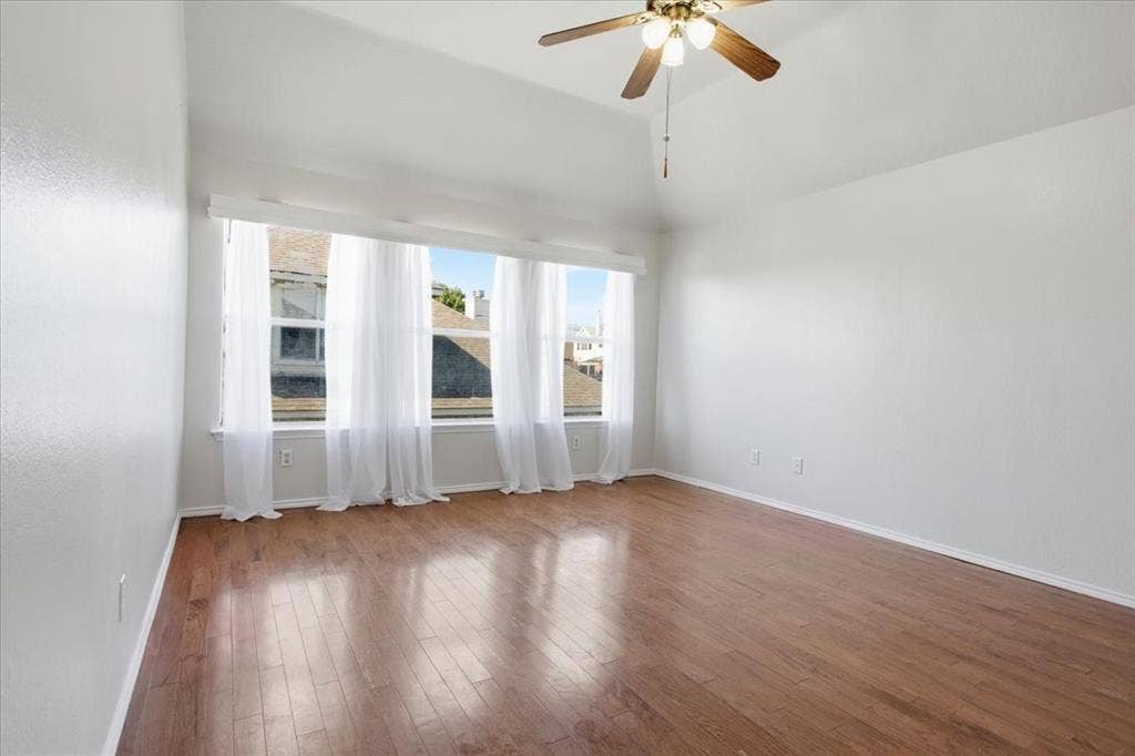 204 Newport Drive, Van Alstyne, TX 75495 204 Newport Drive, Van Alstyne, TX 75495