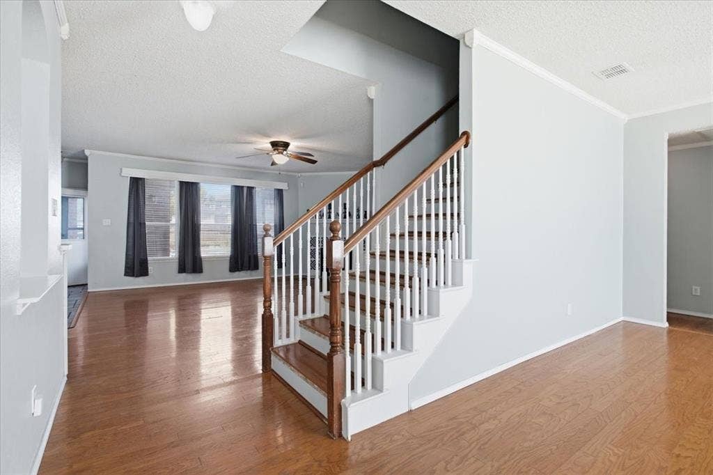 204 Newport Drive, Van Alstyne, TX 75495 204 Newport Drive, Van Alstyne, TX 75495
