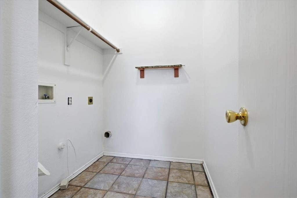 204 Newport Drive, Van Alstyne, TX 75495 204 Newport Drive, Van Alstyne, TX 75495