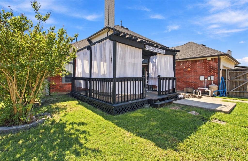 204 Newport Drive, Van Alstyne, TX 75495 204 Newport Drive, Van Alstyne, TX 75495
