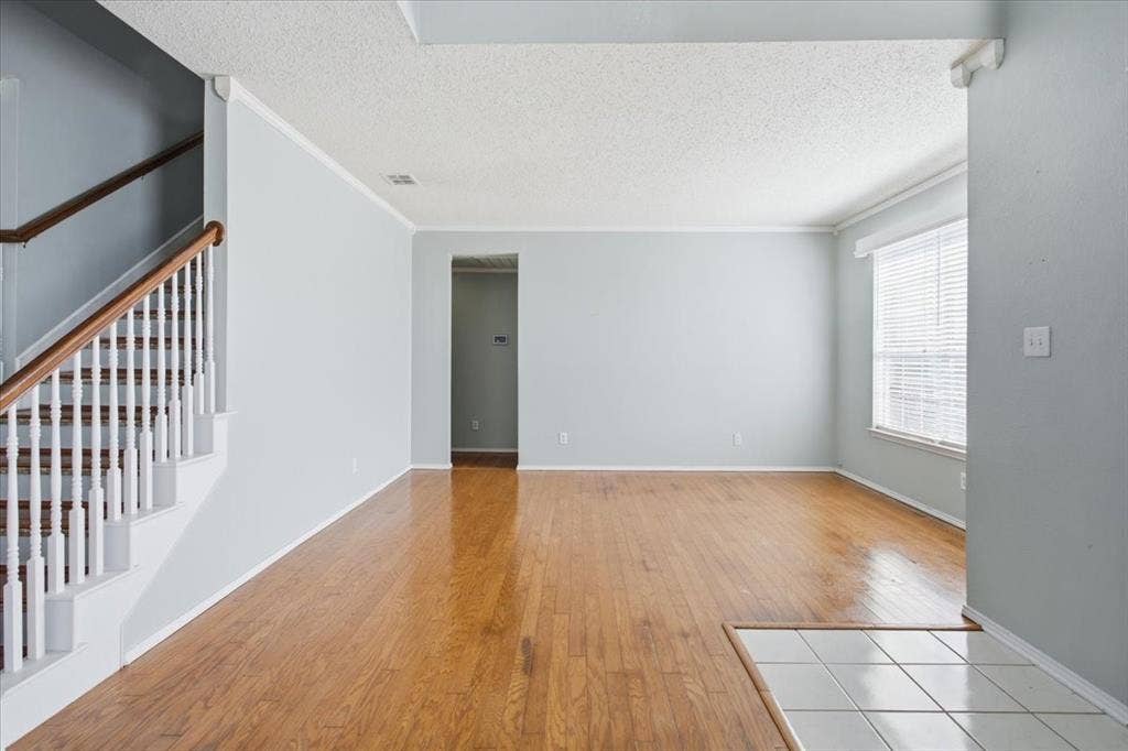 204 Newport Drive, Van Alstyne, TX 75495 204 Newport Drive, Van Alstyne, TX 75495