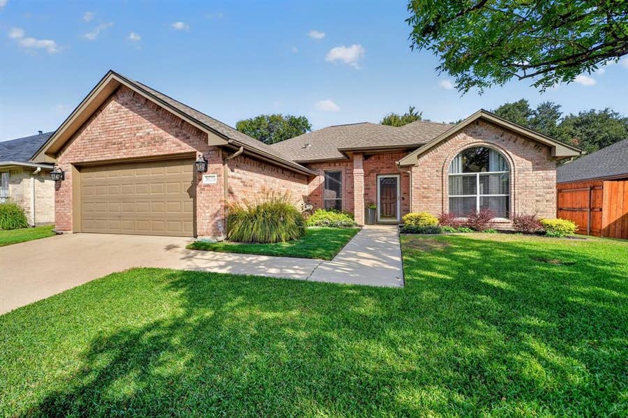 Property photo for 3625 Kodiak Court, Fort Worth, TX