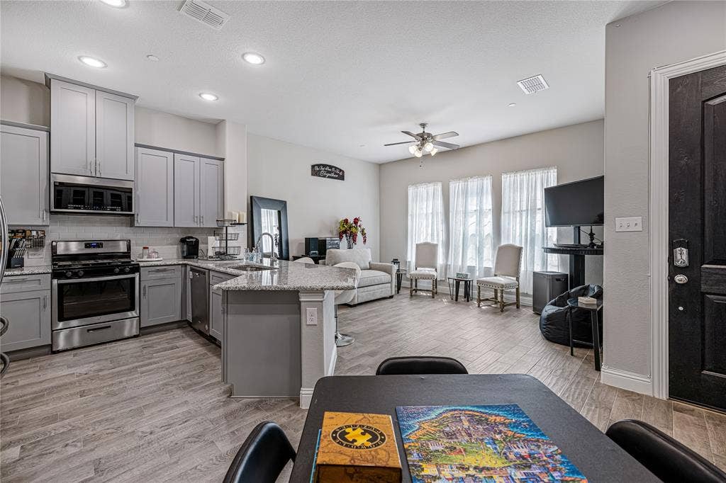 1451 Perrin Lane, Farmers Branch, TX 75234 1451 Perrin Lane, Farmers Branch, TX 75234