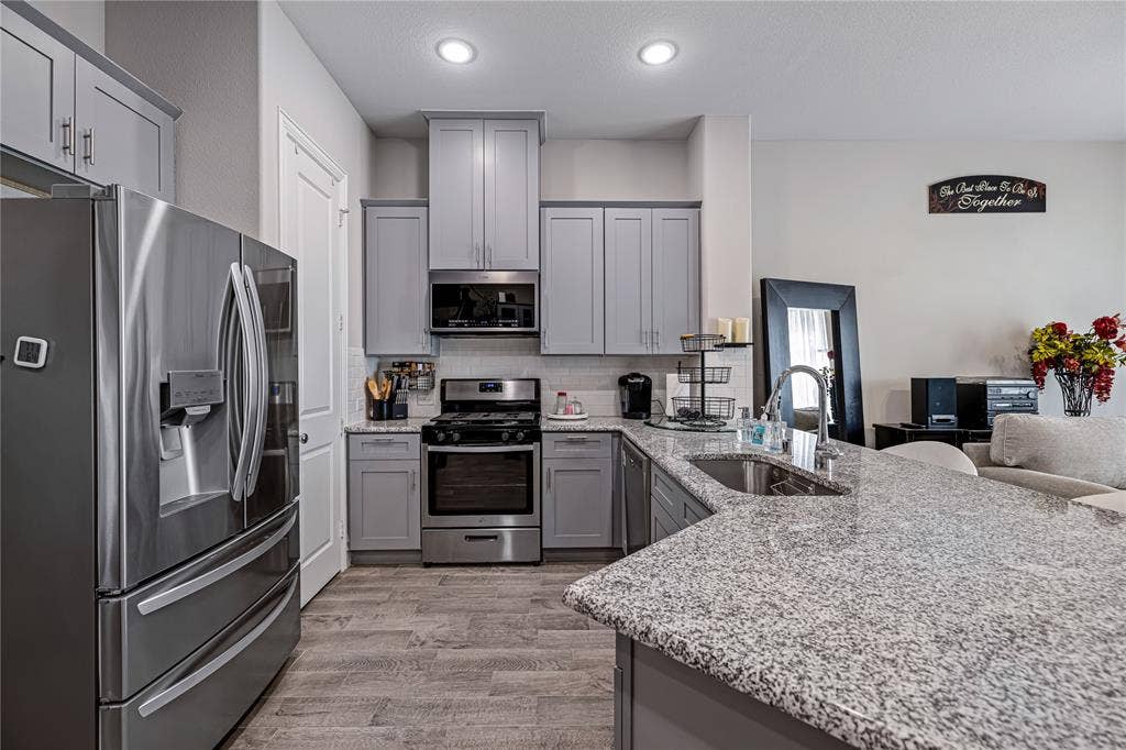 1451 Perrin Lane, Farmers Branch, TX 75234 1451 Perrin Lane, Farmers Branch, TX 75234