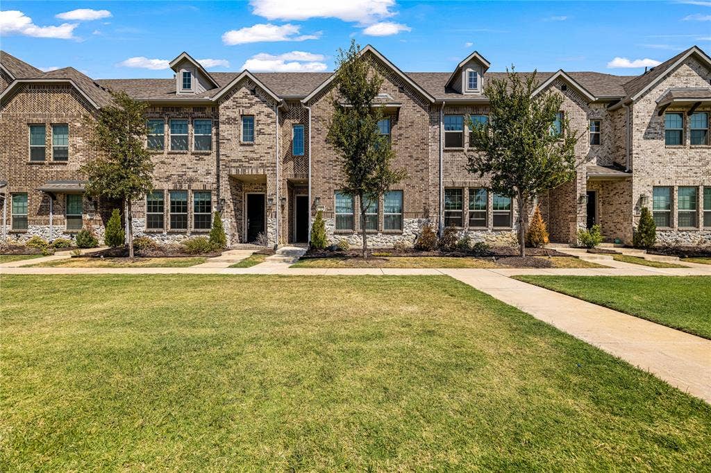 1451 Perrin Lane, Farmers Branch, TX 75234 1451 Perrin Lane, Farmers Branch, TX 75234