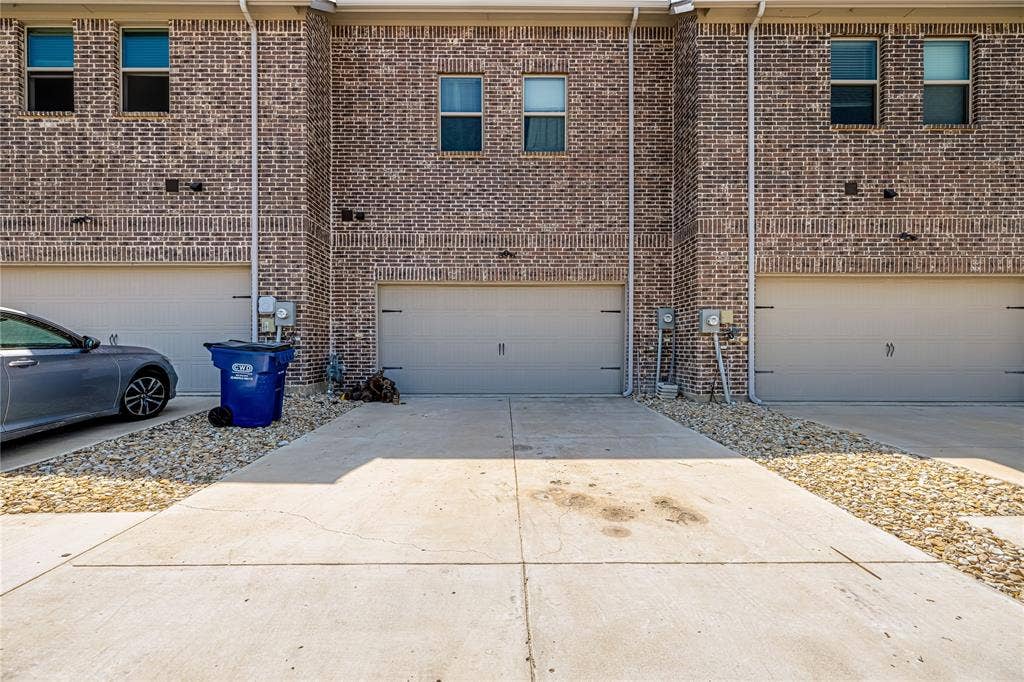 1451 Perrin Lane, Farmers Branch, TX 75234 1451 Perrin Lane, Farmers Branch, TX 75234