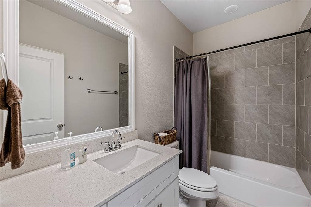 1451 Perrin Lane, Farmers Branch, TX 75234 1451 Perrin Lane, Farmers Branch, TX 75234