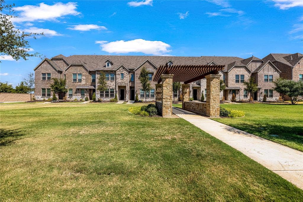 1451 Perrin Lane, Farmers Branch, TX 75234 1451 Perrin Lane, Farmers Branch, TX 75234