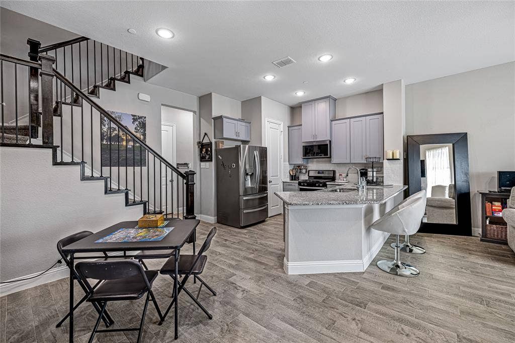 1451 Perrin Lane, Farmers Branch, TX 75234 1451 Perrin Lane, Farmers Branch, TX 75234