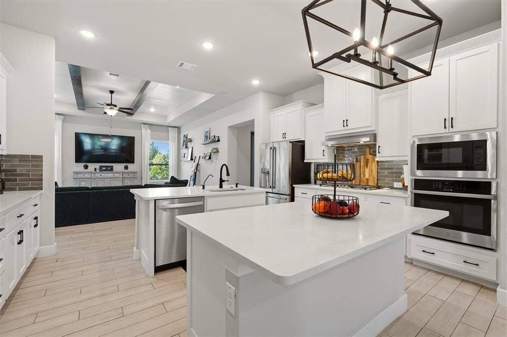 1831 Hainsworth Drive, Rockwall, TX 75087 1831 Hainsworth Drive, Rockwall, TX 75087