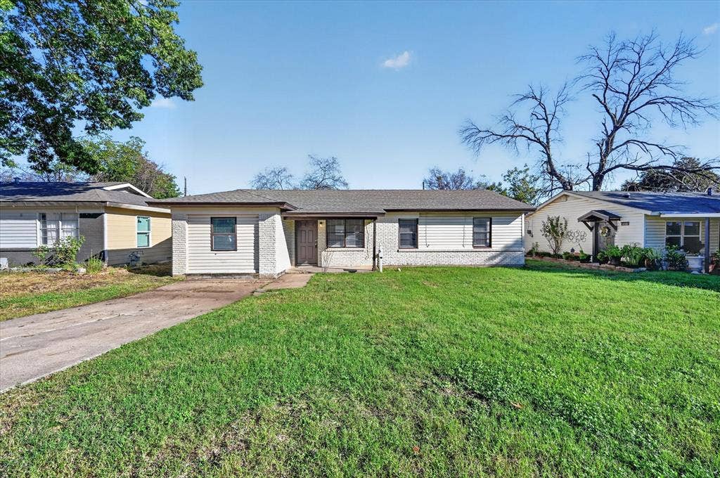 3921 Dana Drive, Haltom City, TX 76117 3921 Dana Drive, Haltom City, TX 76117