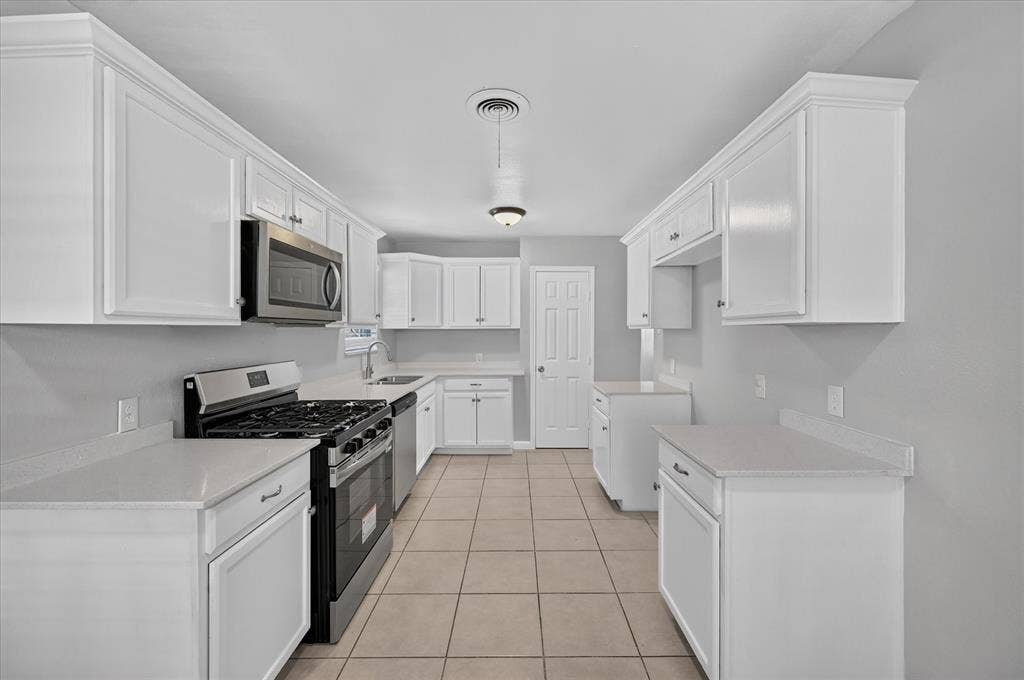 3921 Dana Drive, Haltom City, TX 76117 3921 Dana Drive, Haltom City, TX 76117