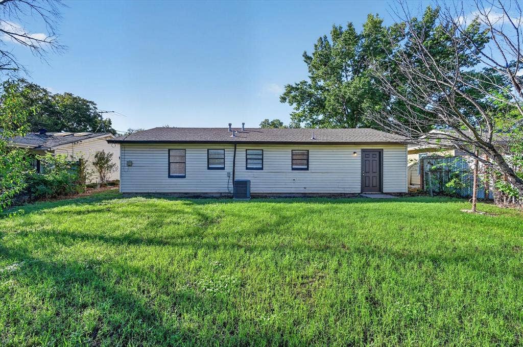3921 Dana Drive, Haltom City, TX 76117 3921 Dana Drive, Haltom City, TX 76117