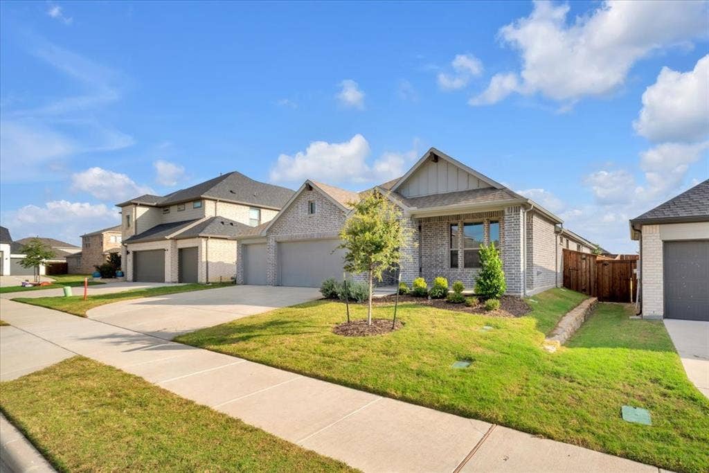 1216 Nuevo Rancho Lane, Fort Worth, TX 76052