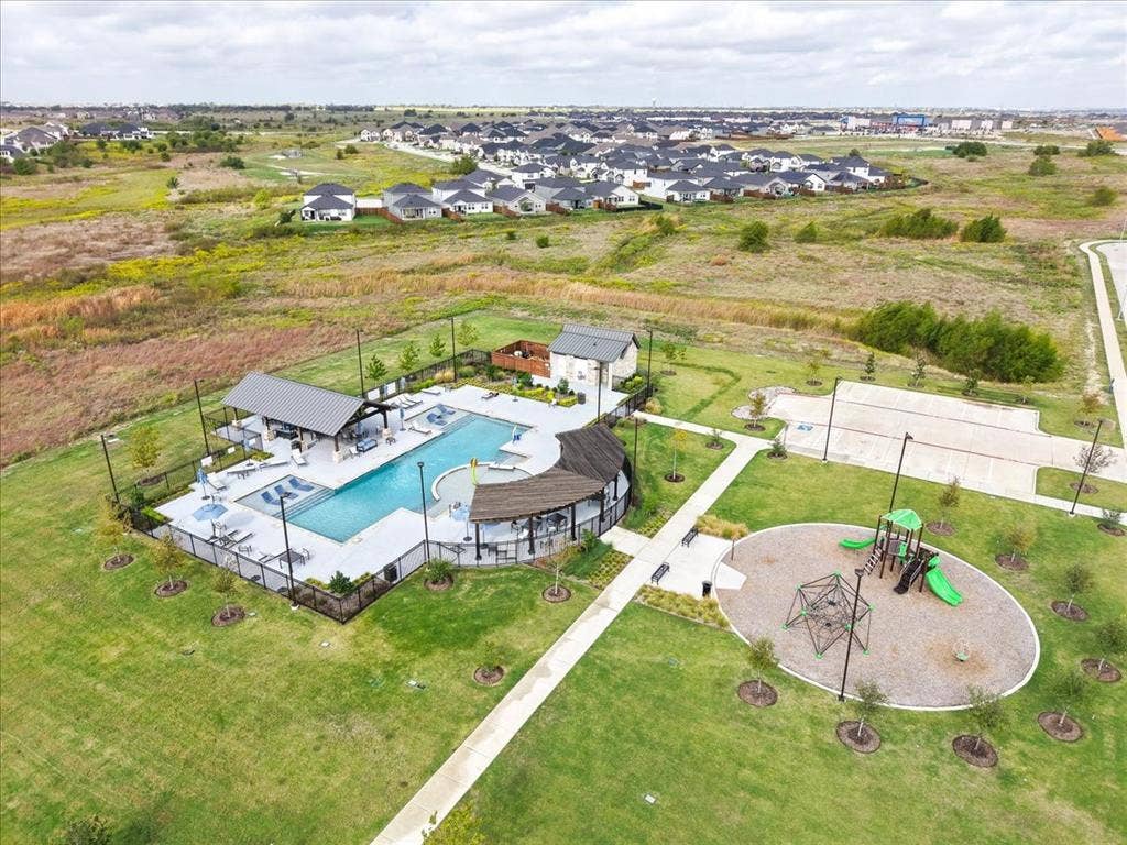 1216 Nuevo Rancho Lane, Fort Worth, TX 76052
