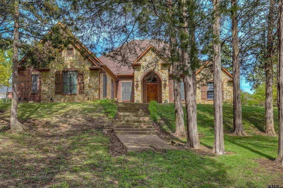 Property photo for 304 County Road 2311, Mineola, TX