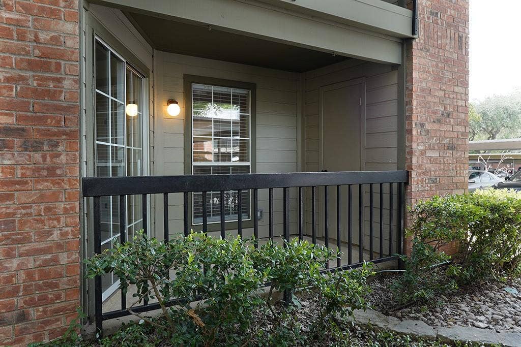 18333 Roehampton Drive, #417, Dallas, TX 75252 18333 Roehampton Drive, #417, Dallas, TX 75252