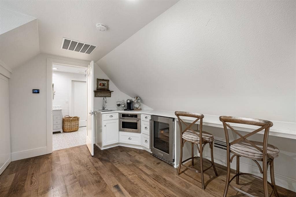 2108 Augusta, McKinney, TX 75072 Guest Quarters kitchenette