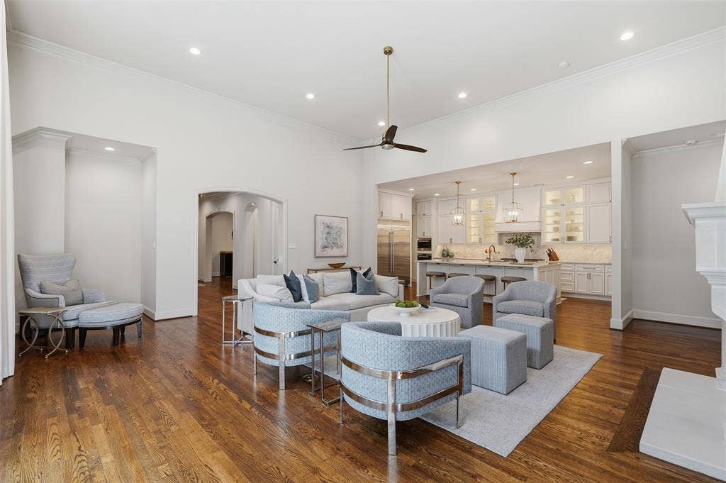 4105 Walnut Meadow Lane, Dallas, TX 75229 4105 Walnut Meadow Lane, Dallas, TX 75229