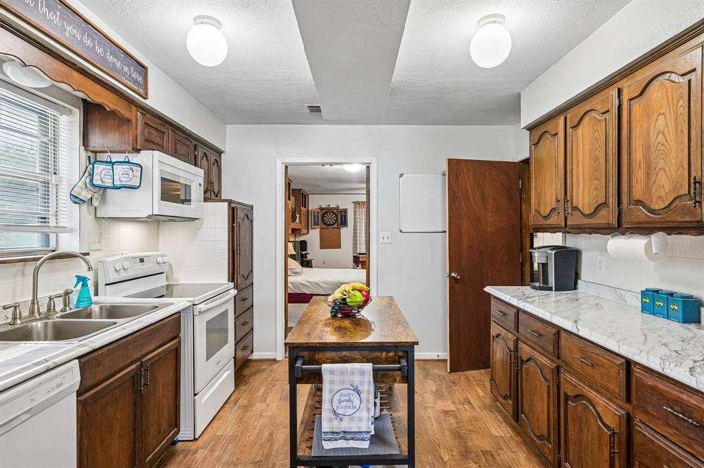 779 County Road 4123, Greenville, TX 75401