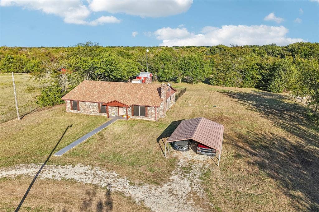 779 County Road 4123, Greenville, TX 75401