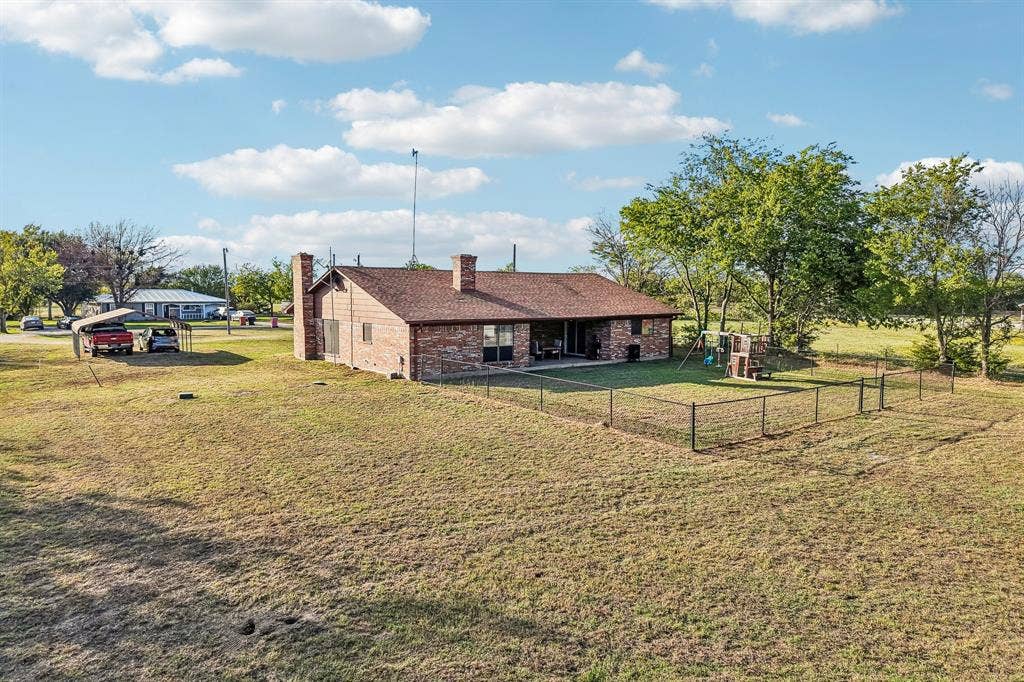779 County Road 4123, Greenville, TX 75401