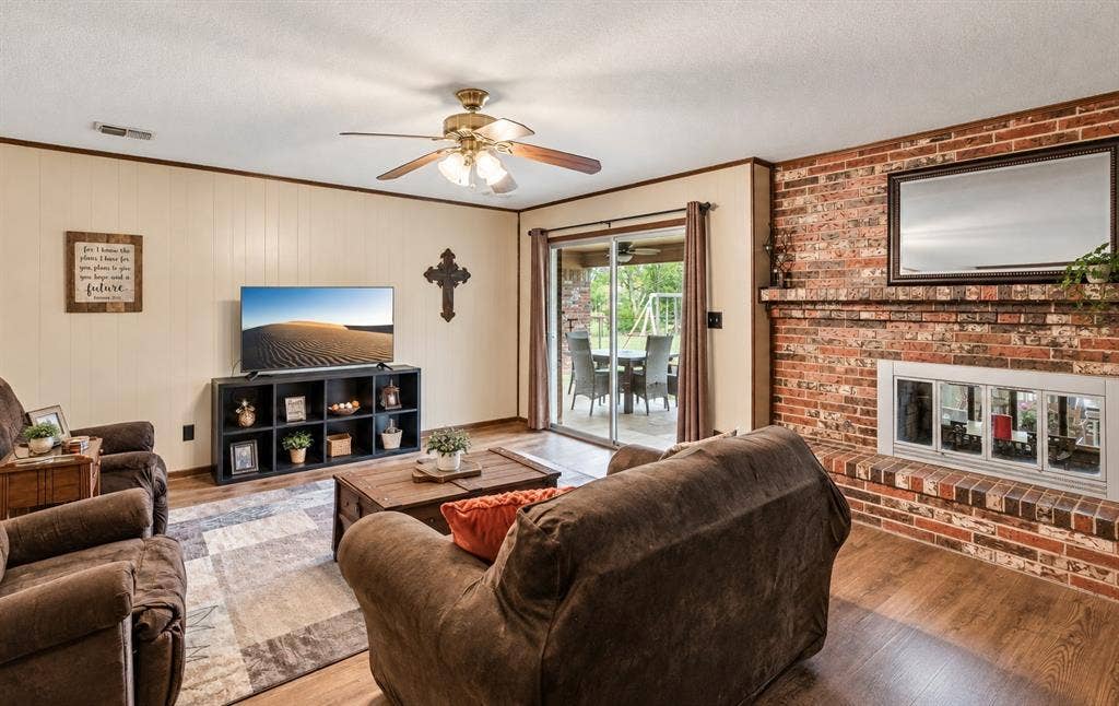 779 County Road 4123, Greenville, TX 75401