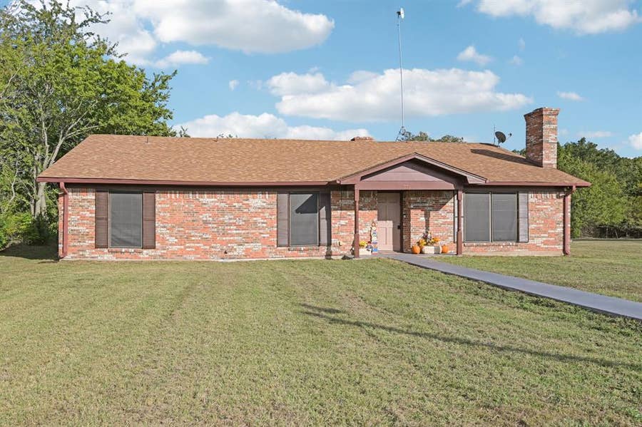 Property photo for 779 County Road 4123, Greenville, TX