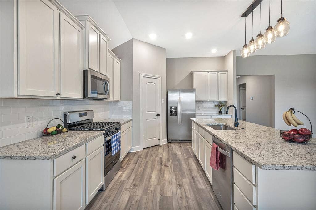 829 Calhoun Drive, Anna, TX 75409 829 Calhoun Drive, Anna, TX 75409