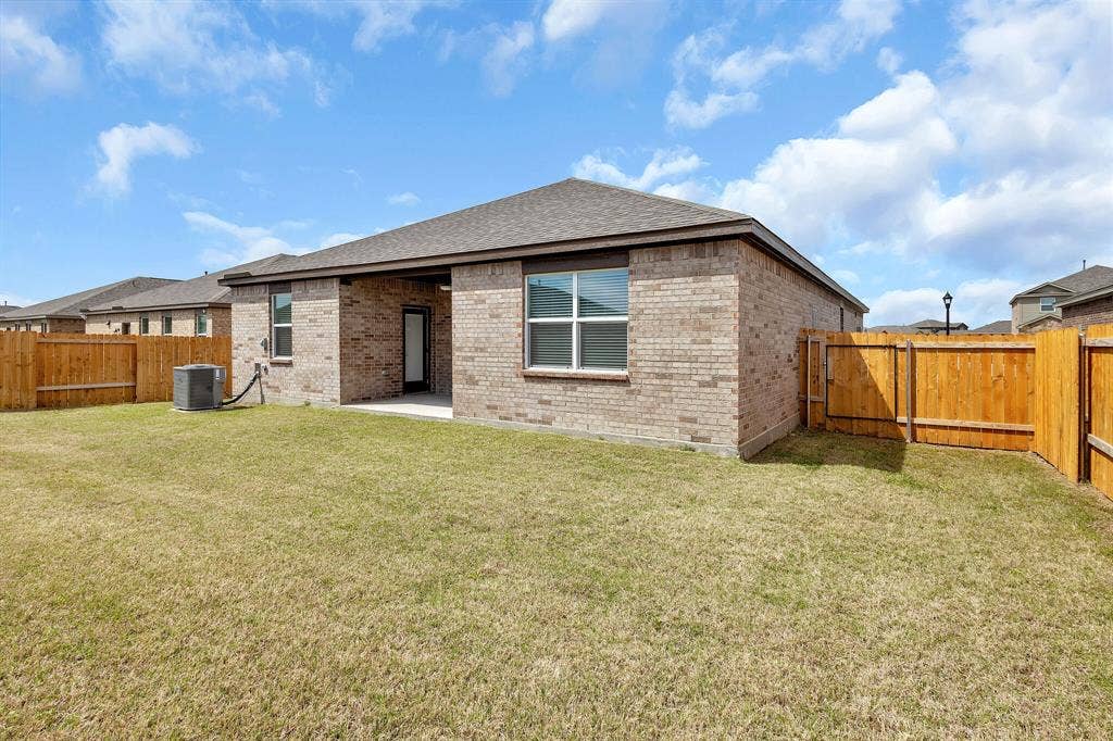 829 Calhoun Drive, Anna, TX 75409 829 Calhoun Drive, Anna, TX 75409