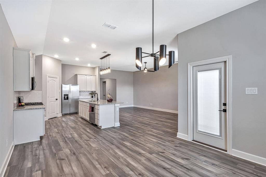 829 Calhoun Drive, Anna, TX 75409 829 Calhoun Drive, Anna, TX 75409