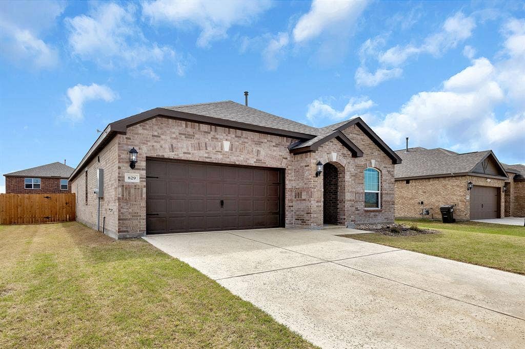 829 Calhoun Drive, Anna, TX 75409 829 Calhoun Drive, Anna, TX 75409