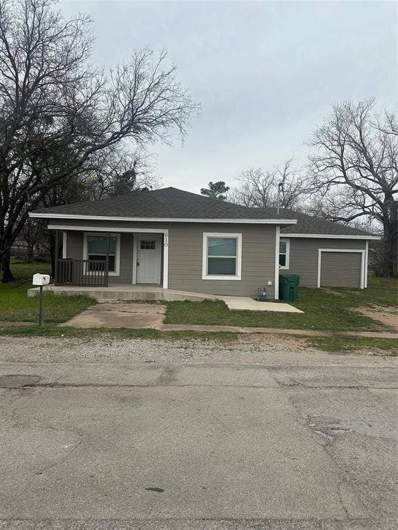 Property photo for 610 N Mason Street, Bowie, TX