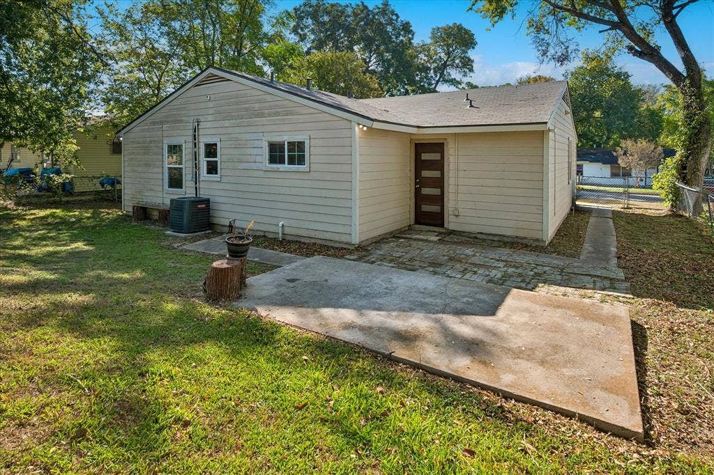 2527 Talco Drive, Dallas, TX 75241 Rear View of Home and Patio