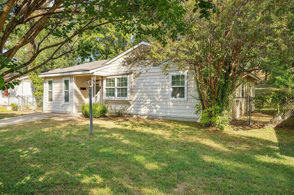 2527 Talco Drive, Dallas, TX 75241 Nestled in Shade Trees - Virtually enhanced