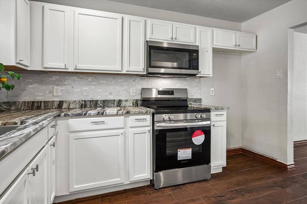 2527 Talco Drive, Dallas, TX 75241 Recent Granite, Appliances and Cabinets
