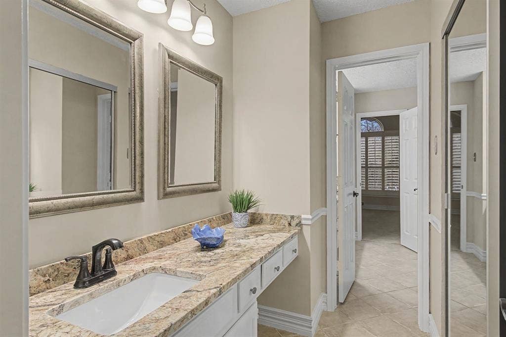 2705 Wind Ridge, McKinney, TX 75072 Jack n Jill upstairs