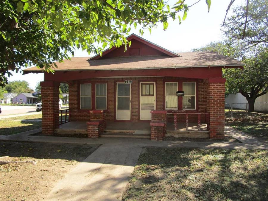 Property photo for 208 N Avenue E, Haskell, TX