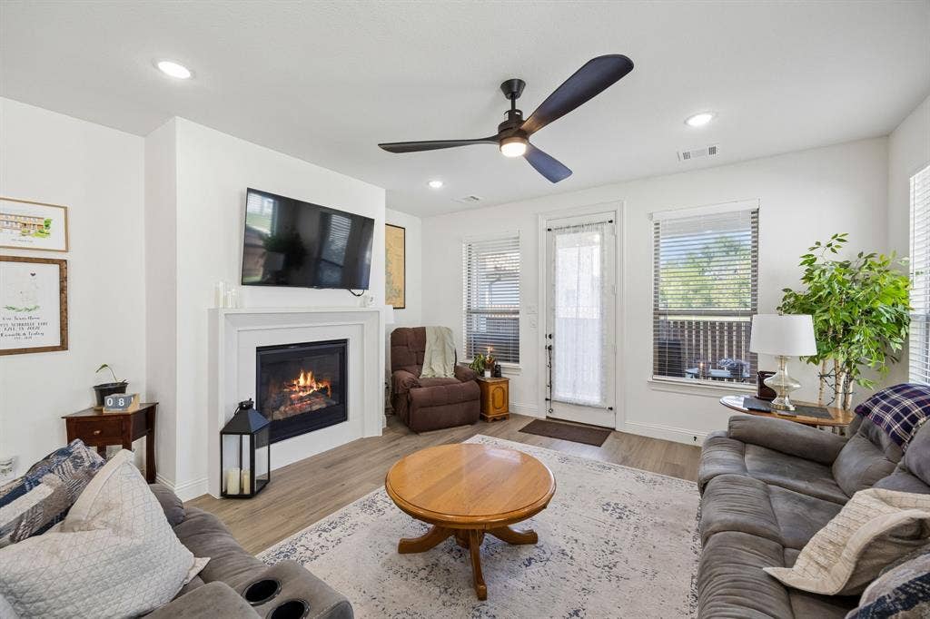 9036 Lakeside Drive, Fort Worth, TX 76179