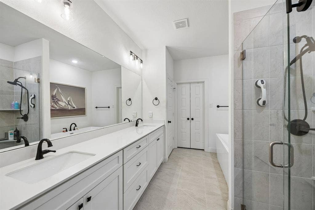 9036 Lakeside Drive, Fort Worth, TX 76179