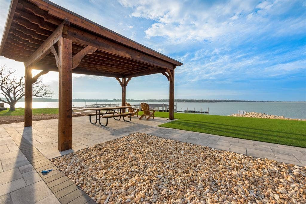 9036 Lakeside Drive, Fort Worth, TX 76179